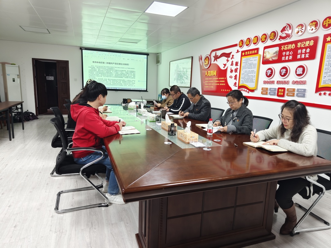 460db1e53e764bd5981c4377f1046492.jpg 460db1e53e764bd5981c4377f1046492.jpg